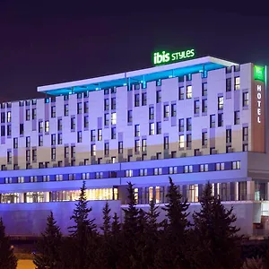 Ibis Styles Eur מלון